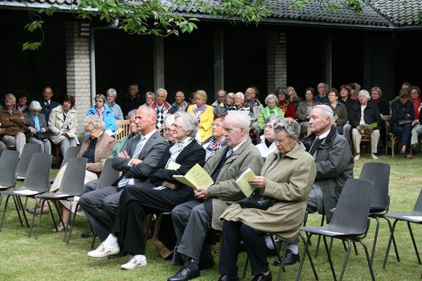 Voor de bewoners is het de eerste viering van Pasen, omdat er tijdens Stille Zaterdag