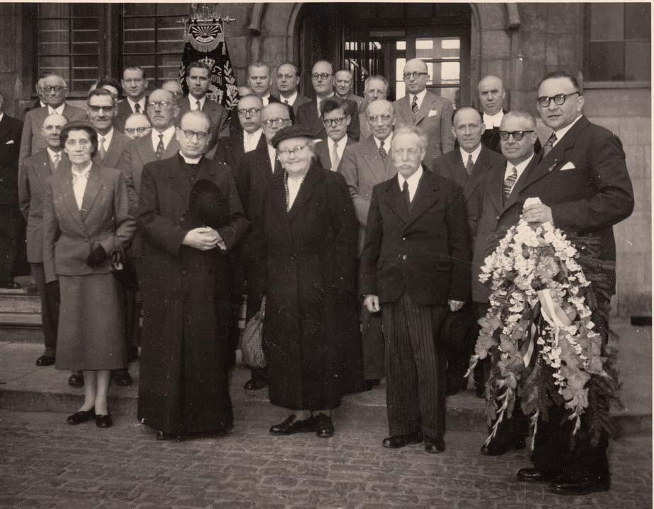 Servaisherdenking (1957) - de aanwezigheid van het vaandel en van de voorzitter