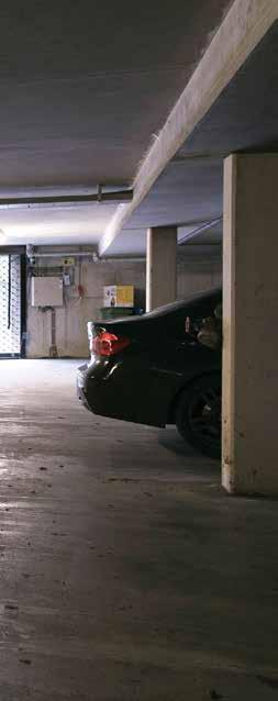 Parkeergarage Onder het wooneiland bevindt zich een afgesloten parkeergarage met 3 eigen ruime parkeerplaatsen.