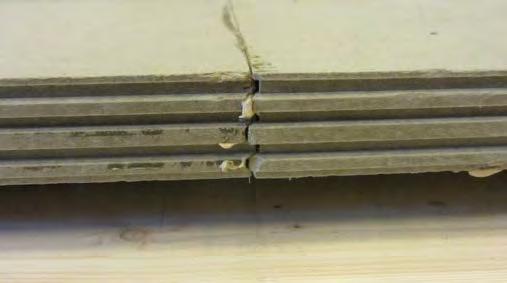 zelfdragende schijf te vormen. De geprefabriceerde panelen zijn vaak gemaakt van calciumsulfaat maar soms ook van cementgebonden mortelmengsels.