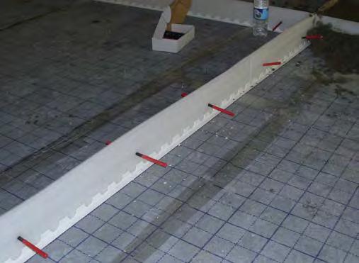 7.9 Bewegingsvoegen in de dekvloer Als dekvloeren worden geproduceerd op een scheidingslaag of als een zwevende constructie, kunnen ze niet worden geïnstalleerd als een eindeloos groot oppervlak.