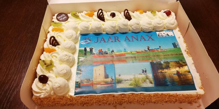 4 35 jaar ANAX!!! We vieren dit zondag 23 september met een vaartocht en een BBQ De vaartocht gaat van Dieren naar Zutphen. We worden met de botenwagen naar Dieren gebracht.