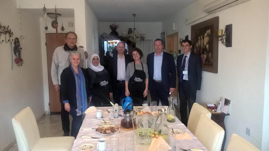 3 Bezoek aan en lunch bij een vrouwenvereniging in Akko (Acre) waar Joodse en moslimvrouwen samen koken Rondleiding in het Galilea Medical Center o.l.v. van dr.