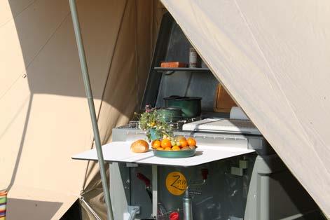 Het kooktoestel is uitneembaar en kan bij zeer slechte weersomstandigheden in de voortent gebruikt worden. De gemonteerde gasslang is 2 meter lang.