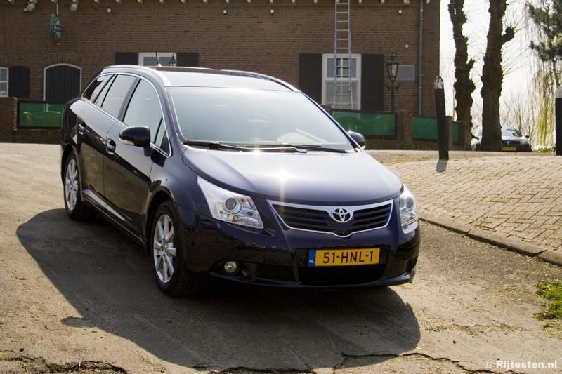 Kilometervreter Met de vorige Avensis rijden was al geen straf, maar ook op dat gebied heeft zijn opvolger progressie geboekt. Het starten van de 1.