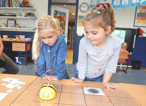 Het (zaal)voetbaltoernooi is gericht op kinderen uit de groepen 5 t/m 8 van de basisscholen in de gemeente Meppel.