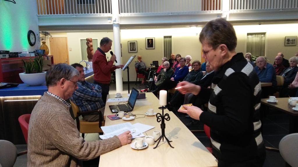 De verslagen worden goedgekeurd en er is één vraag over de nieuwe stichting die de ouderenorganisaties in Winterswijk willen oprichten.