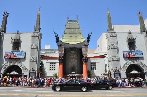 Van bij de luchthaven is het slechts 37km naar het hotel in Hollywood, maar houd er rekening mee dat de rit langer kan duren dan verwacht. Los Angeles is berucht voor de files.