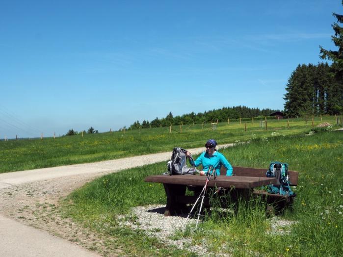 Een dergelijk mooi plekje kunnen we natuurlijk niet zo aan voorbij lopen. We hebben er al weer flink veel kilometers op zitten, dus een excuus om hier even te pauzeren is snel gevonden.