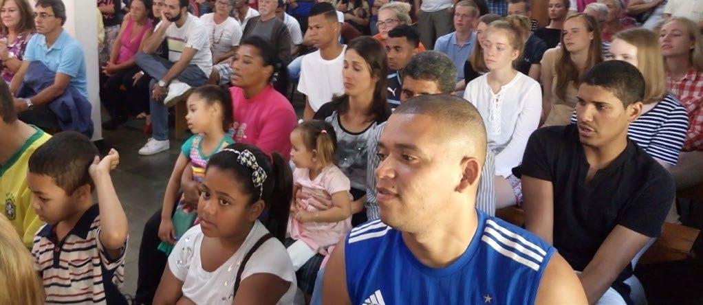 REMER Rio - Favela de Rola In mei hebben wij een veld in deze gewelddadige wijk opgeknapt. We hebben ook via de wijkraad een sportleraar aangetrokken.