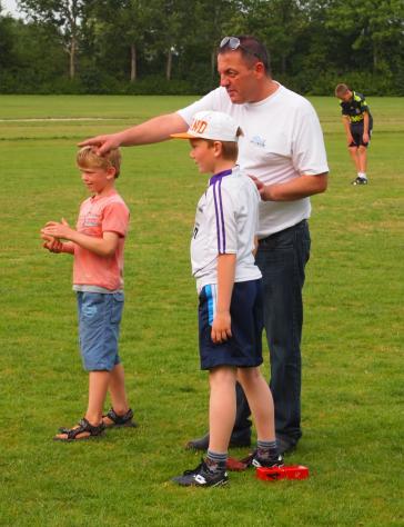 Kaatsen beoefenen Trainingen jeugd: organiseert trainingen voor haar jeugdleden. Deze trainingen lopen van april tot aan de zomervakantie.