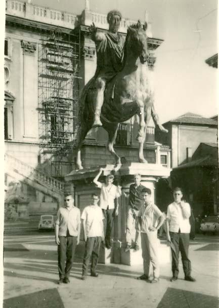 Vakantie na Schooljaar 1961-62: Italiëreis, standbeeld van Keizer Augustus Jozef Anné,