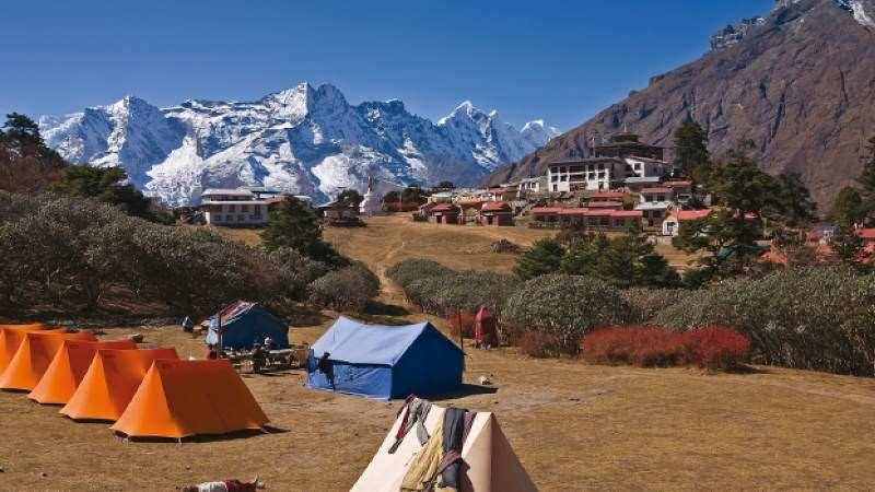 Slapen tijdens de trektocht Kampeertrektocht Tijdens de trektocht wordt gezorgd voor tenten en slaapmatjes. Indien u extra slaapcomfort wenst, is het verstandig een eigen slaapmatje mee te nemen.