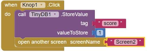 Voeg een Label toe met je volgende vraag en vier Knoppen met antwoorden, net als in het eerste scherm. Sleep er ook een TinyDB naar toe zodat je ook de scorewaarden krijgt!