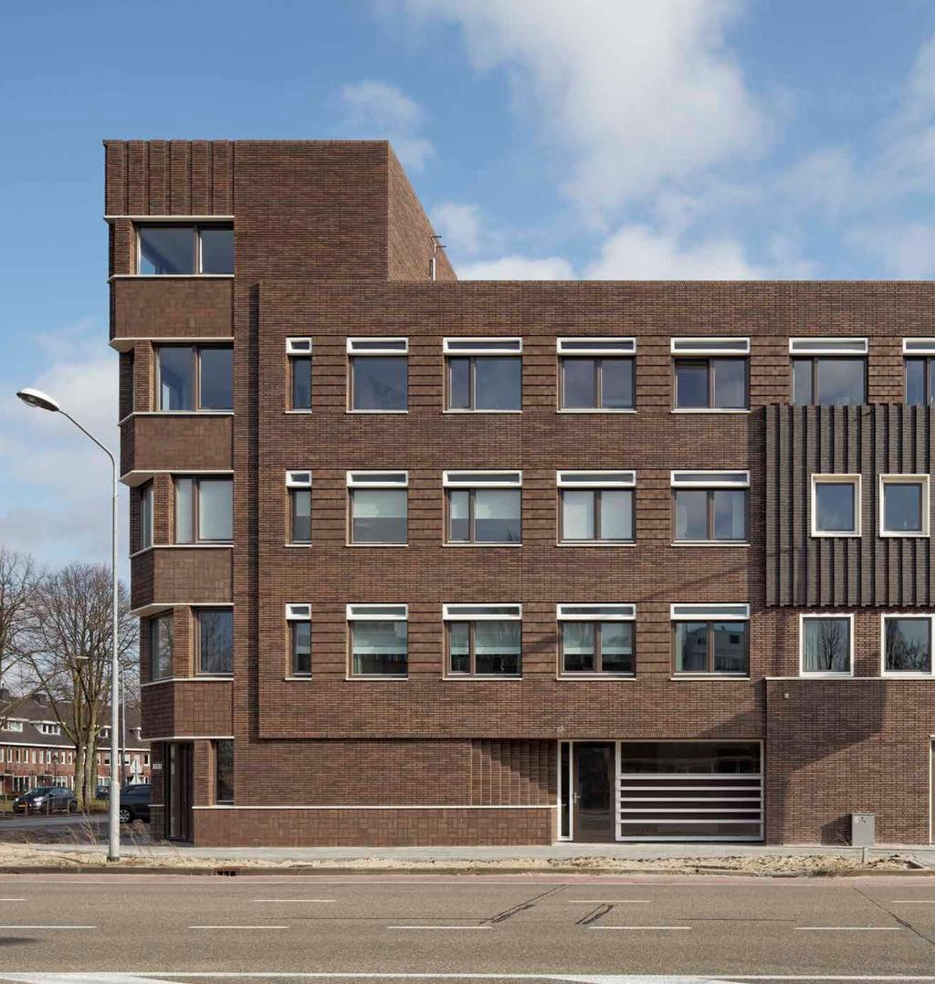 doorsnede van de hoek met de verspringende metselwerkverbanden section of the corner with overhanging brickwork de sculpturale hoek is niet alleen het aandachtspunt van het