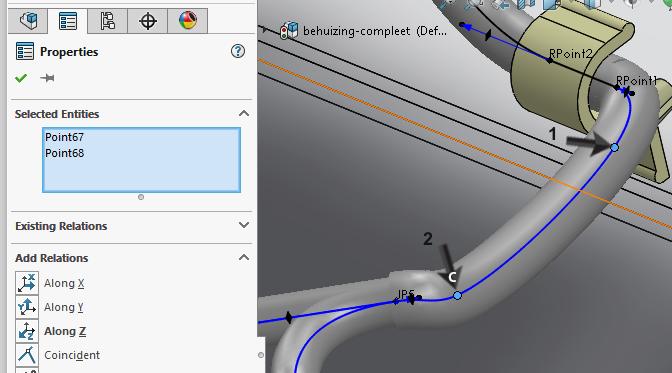 52 Nu passen we handmatig de weg die de kabel volgt (de spline) nog een beetje aan. Op de spline liggen nog twee controlepunten. Die zijn overgebleven van toen de kabel nog door het clipje liep.