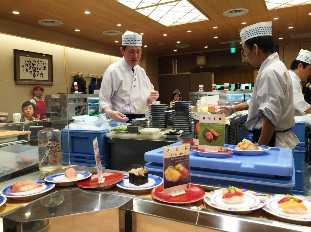 De reisbegeleiding geeft je tips voor een goed restaurant, een café of suggesties voor uitgaan. Japan is een paradijs voor liefhebbers van lekker eten en de diversiteit is enorm.