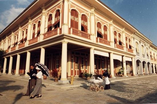 Men vind er historische huizen, verschillende plantensoorten en zelfs een kleine zoo met de inheemse diersoorten uit de regio.