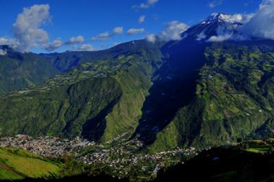 centrum van Riobamaba, in een Ecuadoriaans koloniaal huis met een overdekte fontein, op slechts 300 m van de kathedraal van