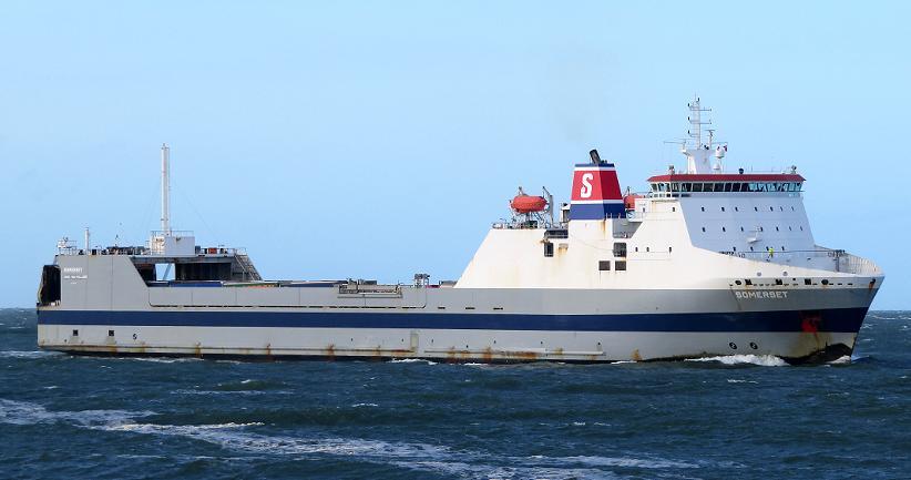 aan Glorious Fleet Shipping Co. Ltd., Monrovia, vlag: Togo, roepsein 5VFT8, herdoopt YAHYA JUNIOR.