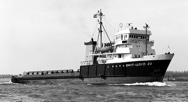 SMIT GOREE, IMO 8028319, Damen StanTug 2600, 13-11-1980 te water, gebouwd door Bodewes Scheepswerf "Volharding" Foxhol B.V. (3109), 19-12-1980 (LR) opgeleverd als SMIT LAGOS door Damen Shipyards B.V. (8028319) aan Smit International (West Africa) B.