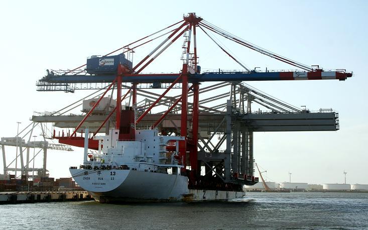 KERVEROS op de sloop, foto Captain Selim ZHEN HUA 13, IMO 8008761, 17-11-1983 opgeleverd door ASTANO - Astilleros y Talleres del Noroeste S.A., El Ferrol, Spanje ((260) als MARINE RENAISSANCE aan Oswego Erie Corp.