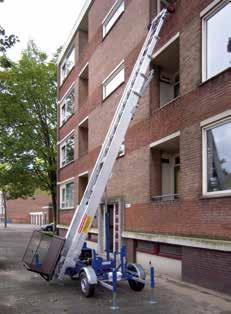 ladingen. De lift heeft een laadvermogen van 120 kg en een hefsnelheid van 15 meter per minuut. Maximaal resultaat met minimale inspanning voor u en/of uw medewerkers. 1.400,- Puincontainer 431000990 Automatisch kiepende puincontainer.