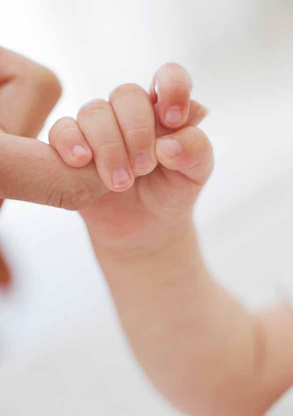 Voeden, knuffelen en slapen Voor alle baby s is het leven buiten de baarmoeder een grote overgang. Voor sommige baby s gaat dit van zelf, maar andere baby s hebben een moeilijke start.