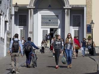 U blijft belangrijk Ouders belangrijkste adviseur bij studiekeuze en tijdens de studie, zegt 55% 1 e jaars wo,