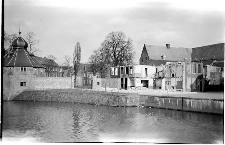 hoofdingang KMA naar Kraanstraat