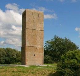 Deze voormalige vuurtoren werd in opdracht van het vroedschap Brielle in 1630 gebouwd door stadstimmerman Maarten Cornelis Paeyse.