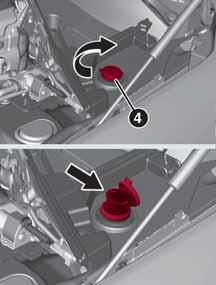 ONDERHOUD EN ZORG Motorolieverbruik 67) 4) Gewoonlijk ligt het maximaal motorolieverbruik op 400 gram per 1000 km. Wanneer de auto nieuw is, moet de motor ingereden worden.