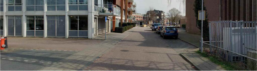 Opstandingskerk: de kerk beschikt over een eigen parkeerterrein aan de Graaf Willemlaan, dit verkeer komt niet langs De Werf.