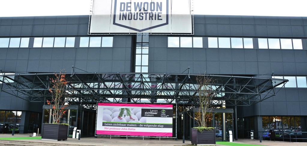 Locatie De Woonindustrie in Nieuwegein, Symfonielaan 1. Bereikbaar per auto vanaf A2 en A12 en A27. Er is voldoende parkeergelegenheid.