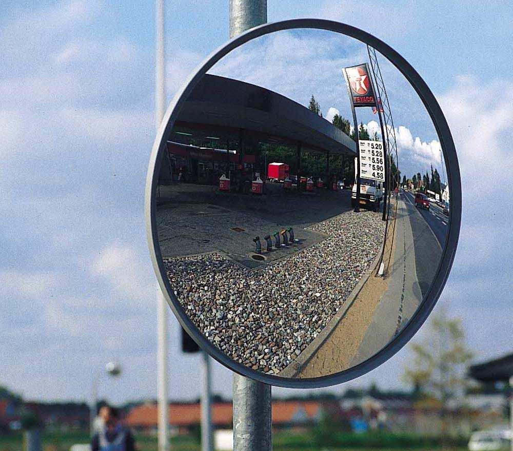 De correcte enkele haken voor deze panelen zijn deze met tussenafstand 30 mm. Voor de dubbele haken speelt de asafstand van de perforatie geen rol gezien de haken open zijn achteraan.