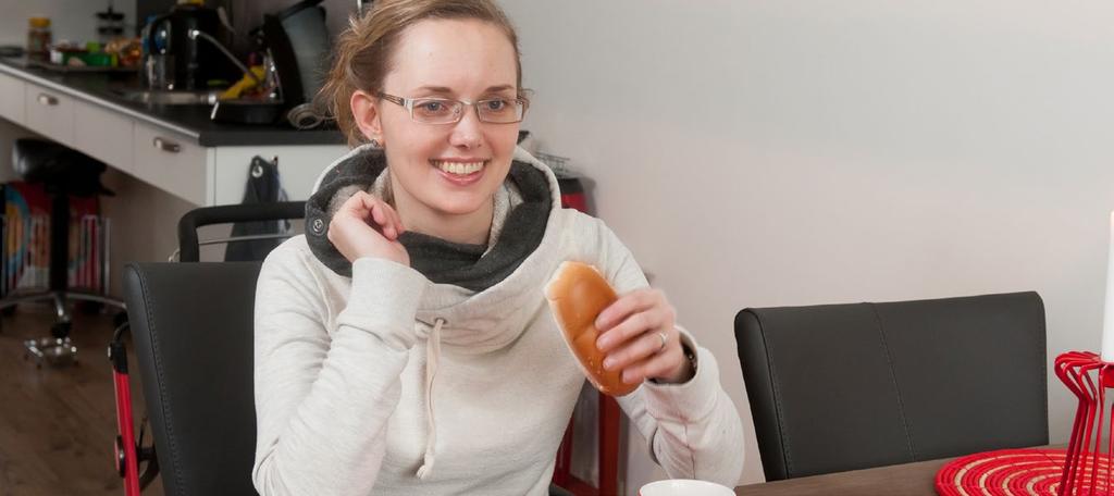 Tien jaar geleden fietste ik door Utrecht en werd ik door een auto geschept. Vier maanden lag ik in coma, en toen ik daar uit kwam was het niet best met me. Ik had bij alles hulp nodig.