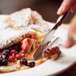 Opoes maal 10.50 Kleintje soep naar keuze. Wat kleinere appel- of spekpannenkoek. Koffie, cappuccino, thee met een klein likeurtje of een opoes ijsje.