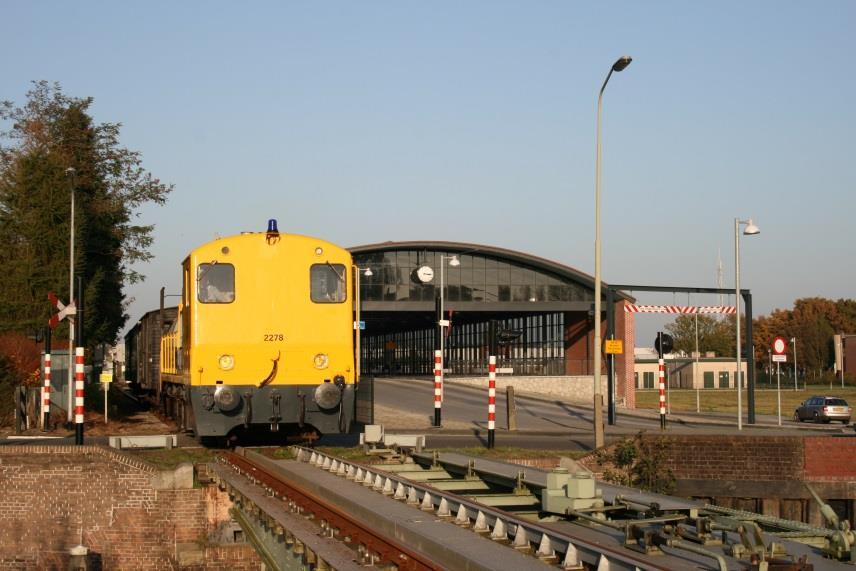 Het stationsgebouw in Veendam is nog steeds het zelfde gebouw zoals dat vroeger ook gebruikt was.