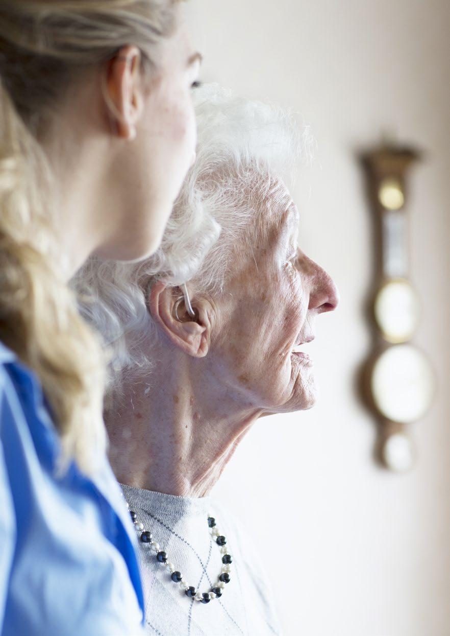 Ouderen met dementie en onbegrepen gedrag hebben meer zorg en ondersteuning nodig dan een regulier zorgcentrum doorgaans kan bieden.