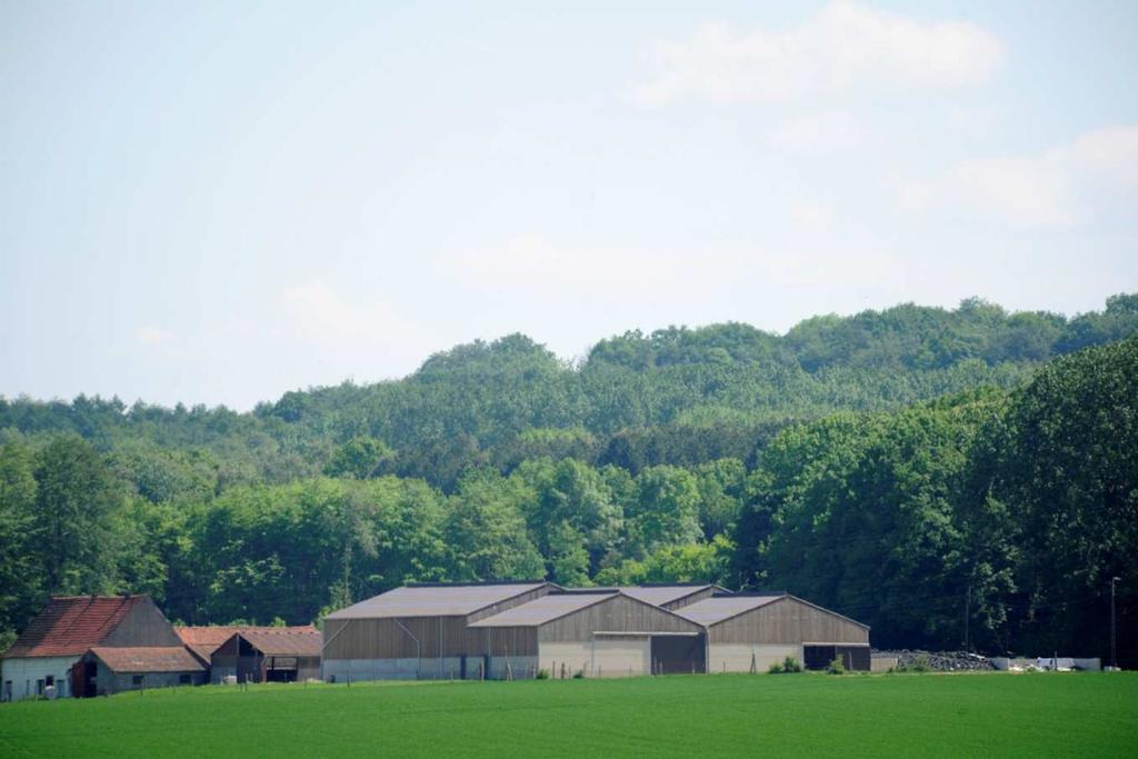 Actieplannen Verbeteren van de landschappelijke integratie van land- en tuinbouwbedrijven door advies op vlak van geïntegreerde agrarisch bouwen, het opmaken van