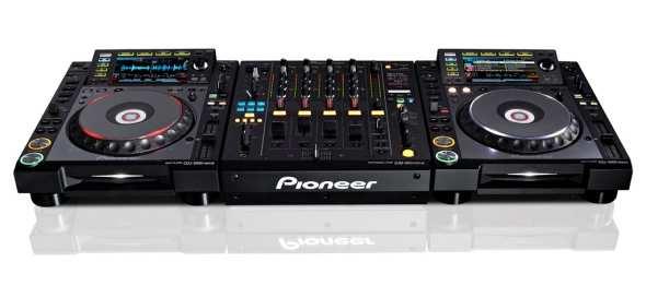 (1500 W 129 db peak) 45,00 Pioneer 2000 nexus set 2 x pioneer CDJ 2000 nexus 1 x