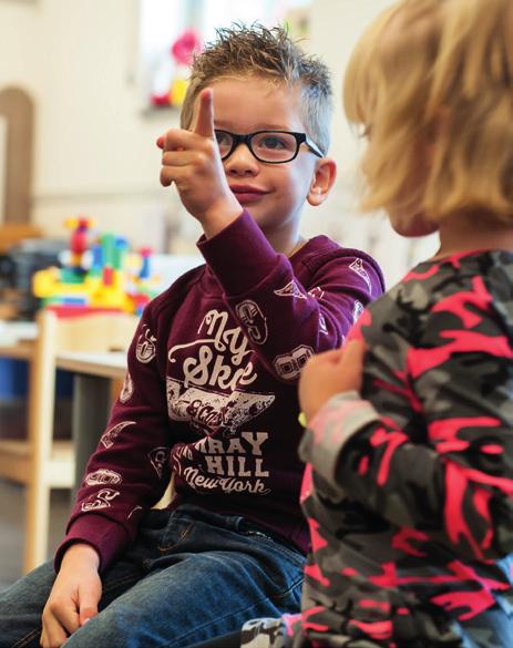 Duimen voor mediawijsheid Praktische lestips voor onder-, middenen bovenbouw Een sociaal competente leerling is waarschijnlijk ook online sociaal.