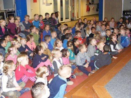 Ze leren ook om goed samen te werken met andere kinderen, of hoe ze voor zichzelf op kunnen komen.