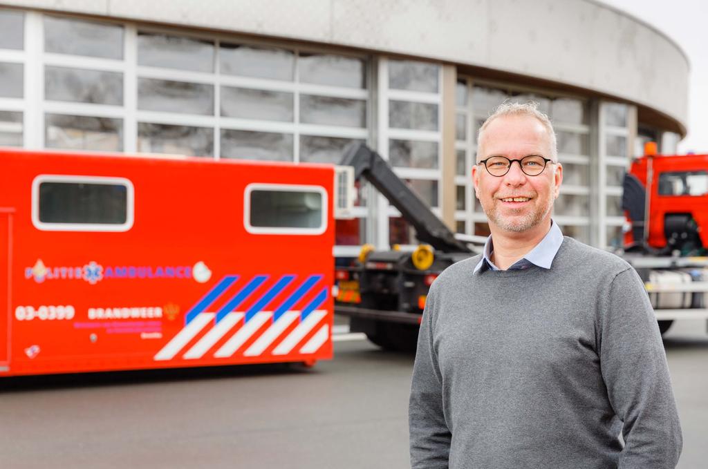 SAMENWERKING MET DE VEILIGHEIDSREGIO In een crisis red je het niet in je eentje Leren en samenwerken.