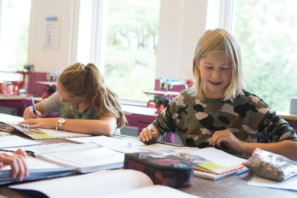 Leren met plezier! Het duurt niet lang meer en dan ga je de stap maken van de basisschool naar de middelbare school. Wij vinden het leuk dat je voor onze school koos.