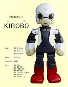 De robot communiceert via een andere robot op aarde. De makers van de robot hebben er lang aan gewerkt om ervoor te zorgen dat Kirobo kan bewegen en praten zonder dat er zwaartekracht is.