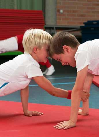 8 ons aanbod ons aanbod 9 Zelfverdediging 1 uur 6 Kennismaking met verdedigingssporten: judo, taikwondo,, algemene verdedigingstechnieken.