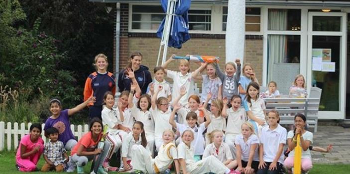 Blijf Bij Cricket (Behoud) Uit onderzoek is gebleken dat meedoen met plezier en sporten met vrienden, voor kinderen belangrijker is dan winnen.