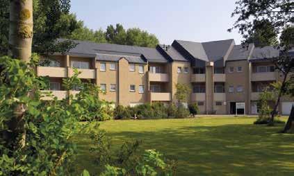 Domein Westhoek beschikt over 91 kamers met uiteenlopende comfortniveaus. Er zijn ook appartementen voor 4 personen te huur voor een weekend, een midweek of een week.