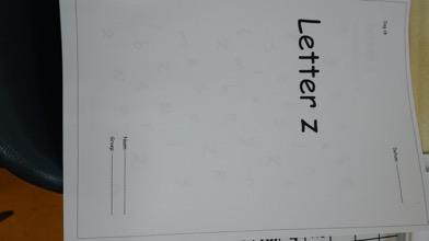 Werkboek Veilig Leren Lezen Nadat de letter/dubbelklank uitgebreid geoefend en geleerd is, verwerken de leerlingen dit alles in het werkboek van de methode Veilig Leren Lezen.